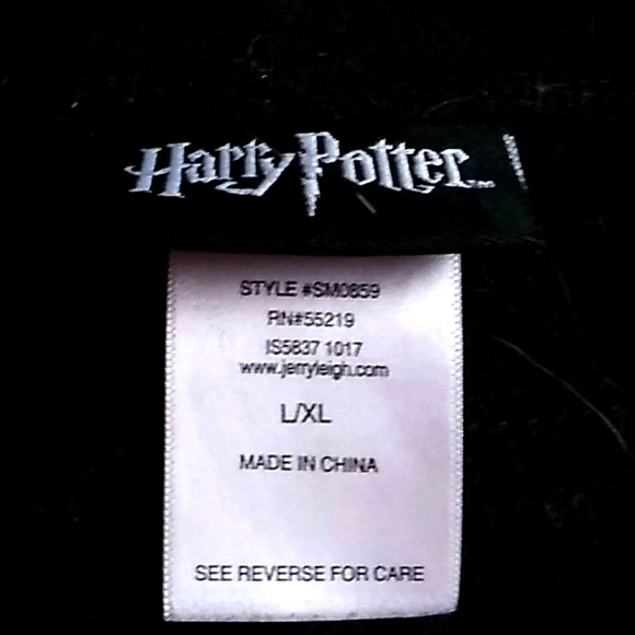 Harry potter platform 9 3/4 graphic tee. - Picture 3 of 3